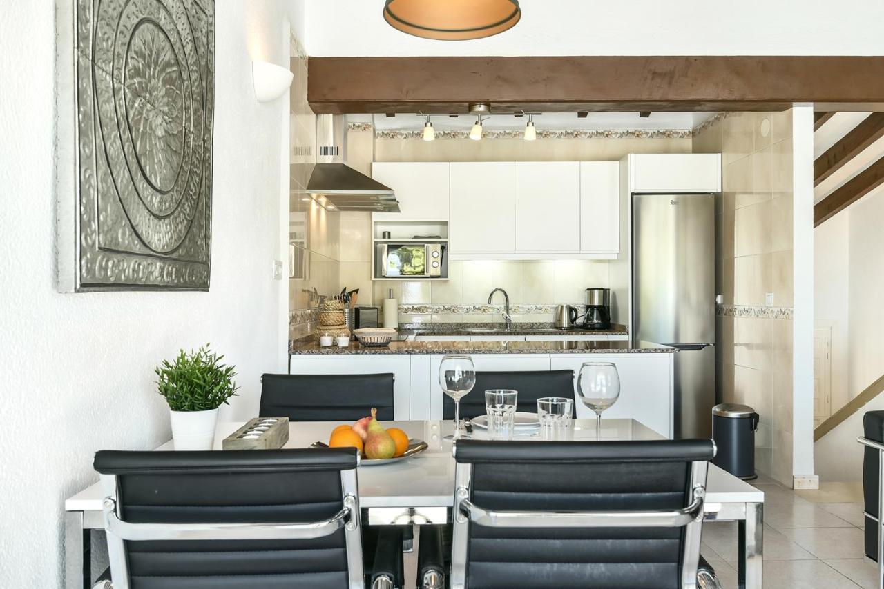 Modern Stylish Bungalow In モライラ エクステリア 写真