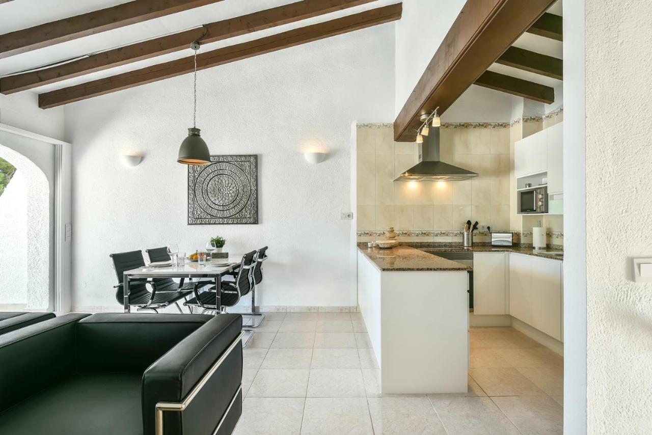 Modern Stylish Bungalow In モライラ エクステリア 写真