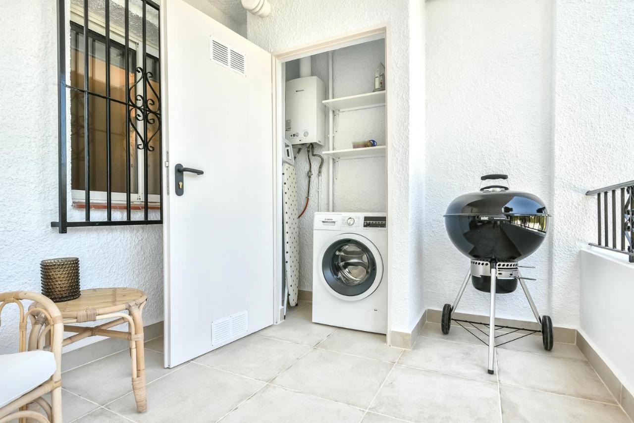 Modern Stylish Bungalow In モライラ エクステリア 写真